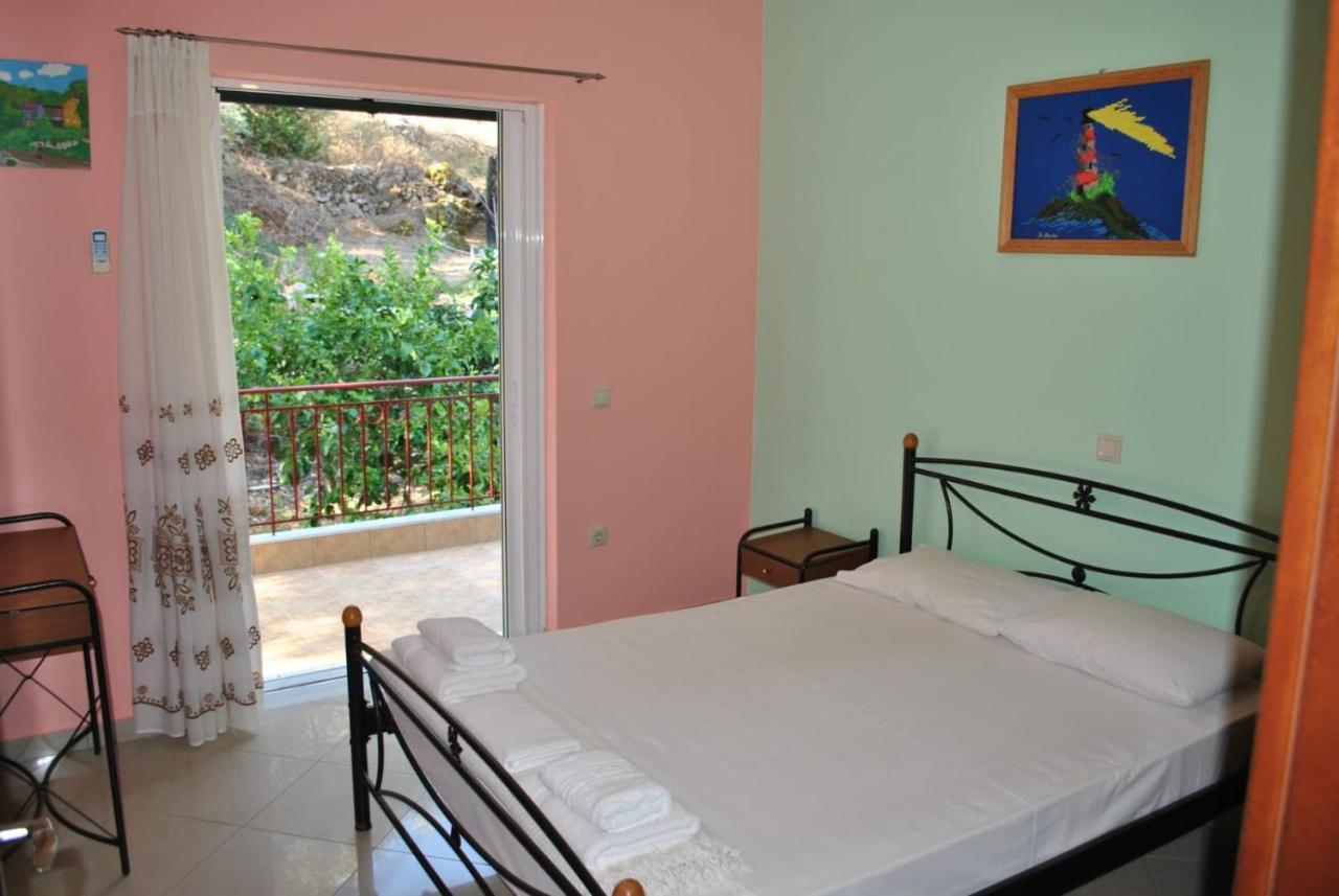 Monika Lefkada Hotell Tsoukaládhes Exteriör bild
