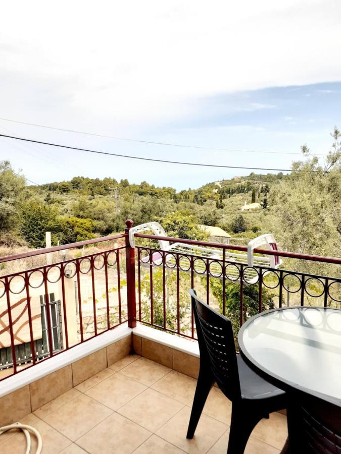 Monika Lefkada Hotell Tsoukaládhes Exteriör bild