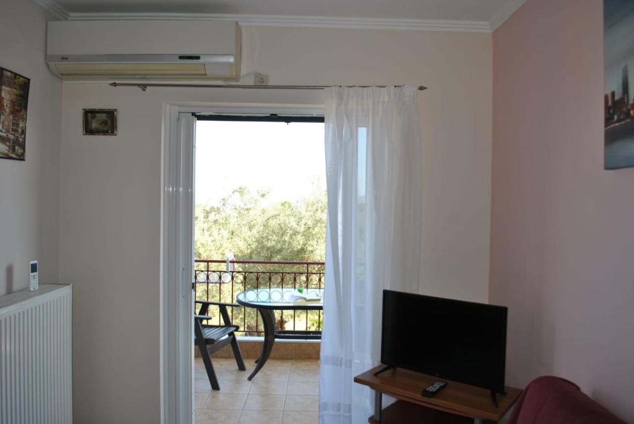 Monika Lefkada Hotell Tsoukaládhes Exteriör bild